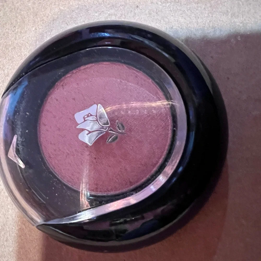 Eyeshadow and bundle.